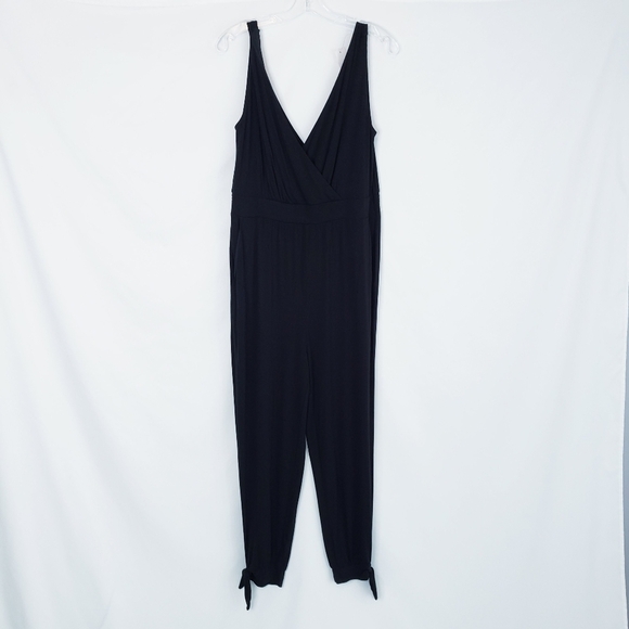 *Last Chance* NWT LOFT Beach V-neck Sleeveless Jumpsuit Black Jogger Jumper - Picture 3 of 14
